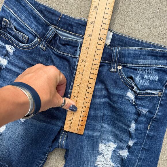 BKE Stella Distressed Stretch Blue Jean Shorts Size 27 ABK1930 - Picture 7 of 9